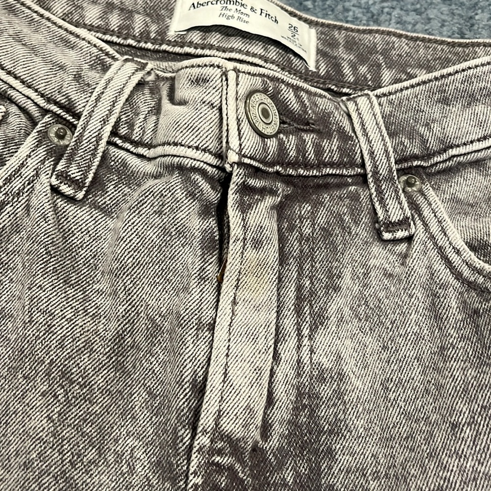 Abercrombie Mom High Rise - Picture 3 of 3